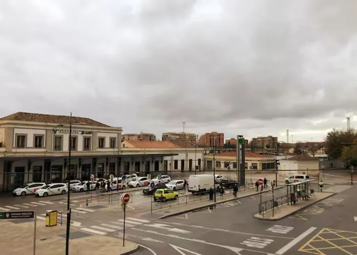 Anida Junto A La Estacion De Tren * Granada